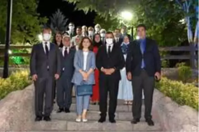 Görev yeri değişen mülki idari amirlerine veda yemeği