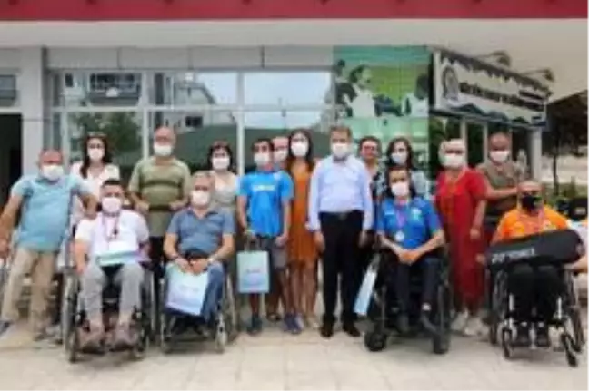 Başkan Cemil Deveci'den engelsiz raketlere şampiyonluk ödülü