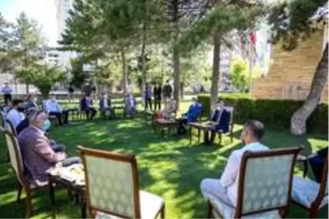 Vali Bilmez şehit aileleri dernek başkanlarıyla buluştu