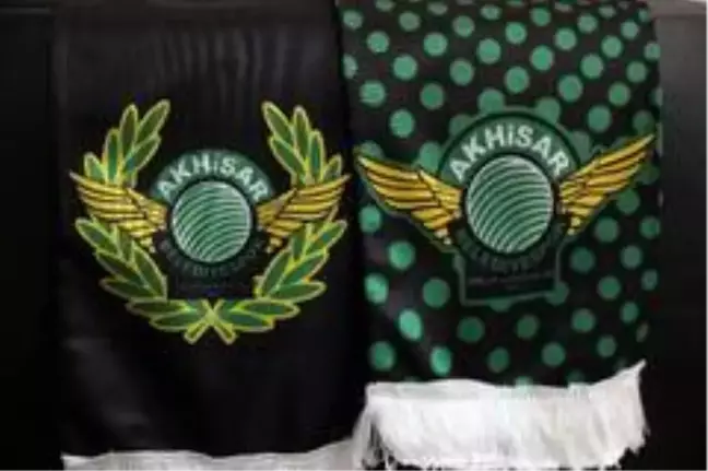 Akhisarspor'da 2 futbolcu ile yollar ayrıldı
