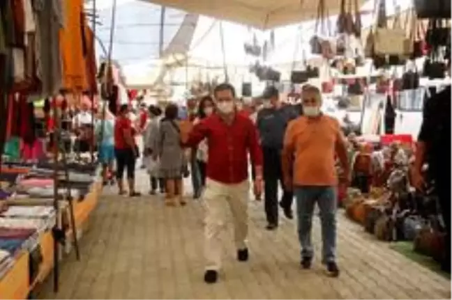 Fethiye'de maske ve sosyal mesafe denetimi