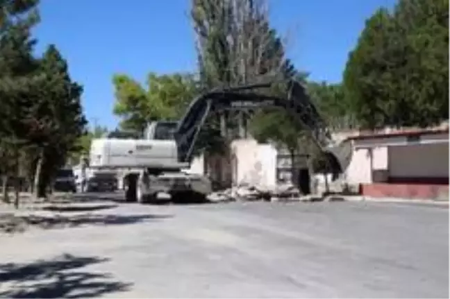 Niğde'nin Fertek Mahallesi'nde Meydan Düzenlemesi Başladı