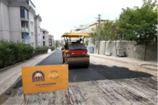 Gebze'de asfalt onarım çalışmaları sürüyor