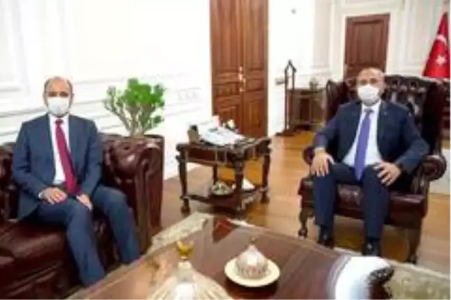 Son dakika politika: Doğru'dan Bakan Gül'e makamında ziyaret