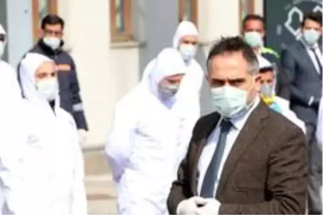 Başkan Uçar'ın maske hassasiyeti