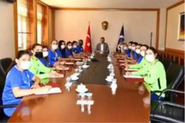 Anadolu Üniversitesi Spor Kulübü'nde toplu imza töreni