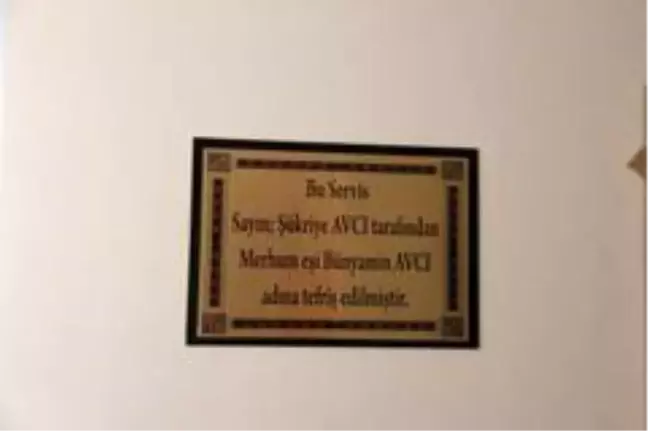 Edirneli hayırsever kadına il sağlık müdüründen plaket