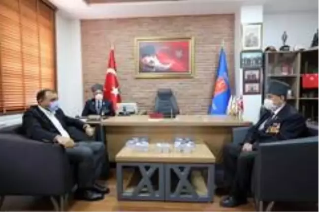 Vali Çetin Oktay Kaldırım şehit aileleriyle bir araya geldi