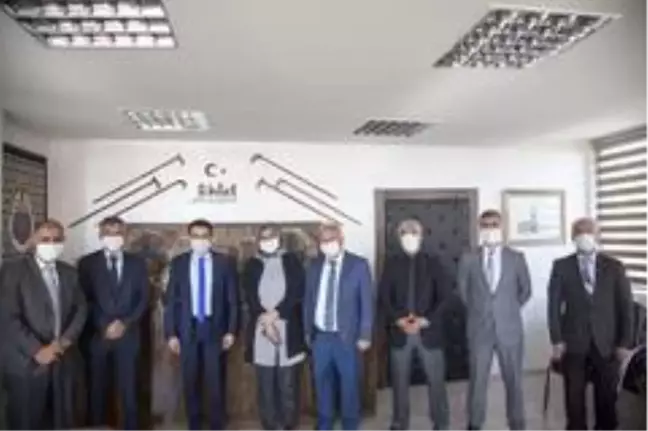 Ahlat'ta 19 Ekim Muhtarlar Günü kutlandı