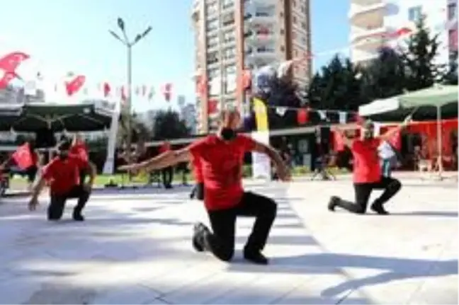 Mezitli Belediyesi Sanat Çarşısında Cumhuriyet Bayramı coşkusu