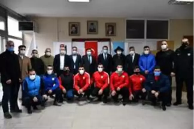 Güreş kulüplerine malzeme desteği