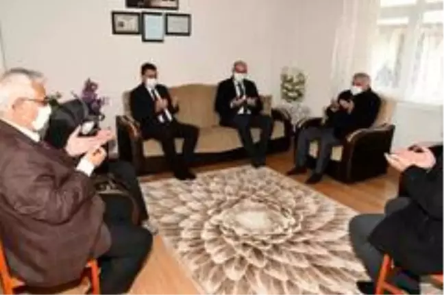 Vali Yıldırım'dan şehit öğretmenin annesine öğretmenler günü ziyareti
