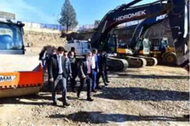 Yeşilyurt'ta millet bahçesi inşaat alanında kazı çalışmaları tamamlandı