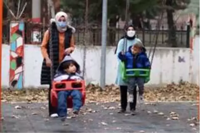 Öğretmen ve öğrencilerden anlamlı Engelliler Günü videosu