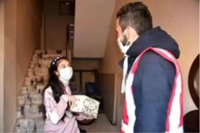 Son dakika haber... Başkan Hürriyet'ten özel çocuklara pasta sürprizi