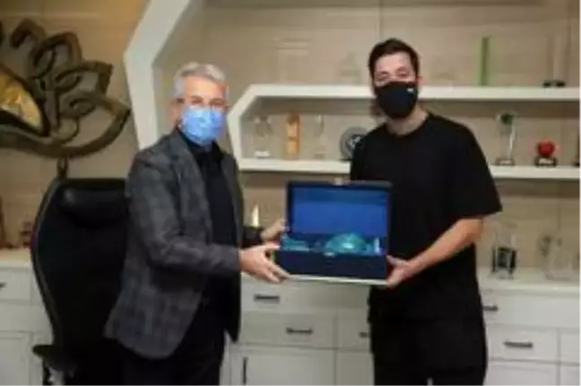 Ünlü DJ'den Başkan Erdem'e ziyaret