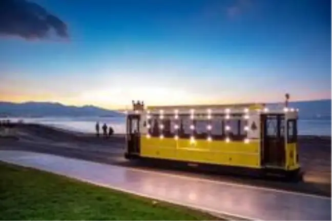 Nostaljik tramvay Çiğdem yeni yıl için süslendi