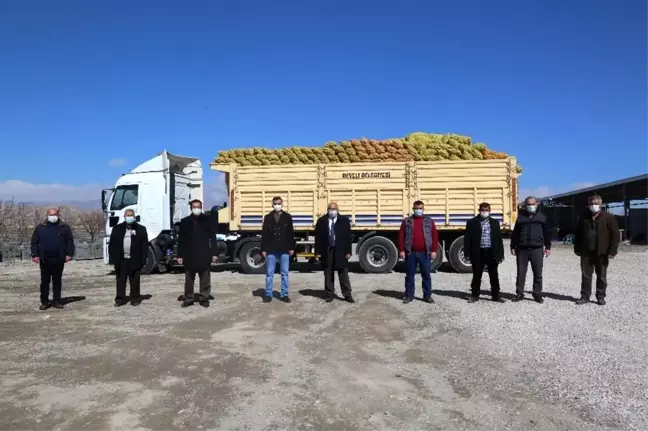 Develi'de ihtiyaç sahiplerine patates dağıtımına başlandı