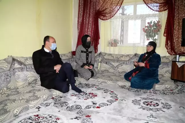 Kaymakam Solak'tan 82 yaşındaki kadına anlamlı ziyaret