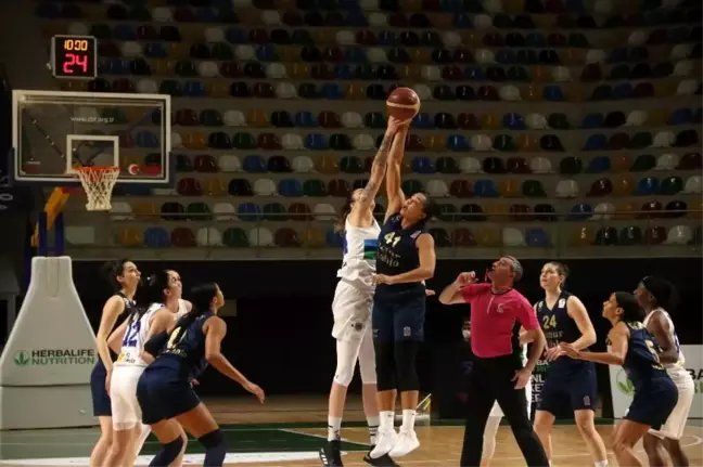 Kadınlar Basketbol Süper Ligi: İzmit Belediyespor: 52 Fenerbahçe Öznur Kablo: 96