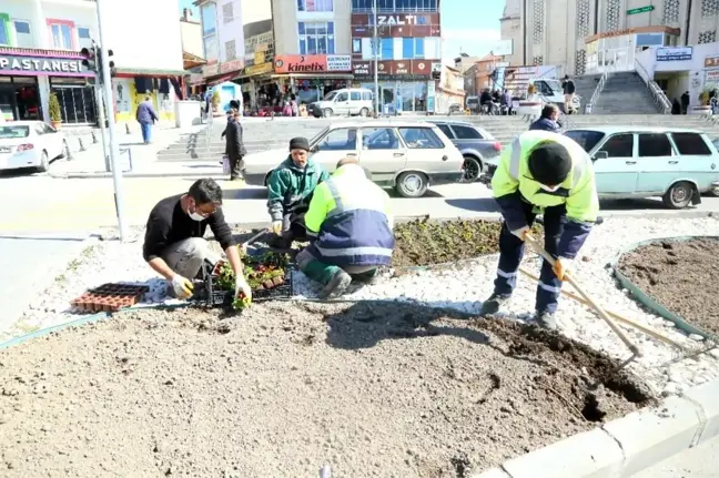 Develi'de bahar mevsimi için peyzaj çalışmaları başladı
