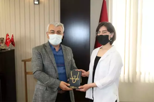 Türkiye 7.'si Fatma Nur Sezgen'e Kaymakam Yiğit'ten ödül