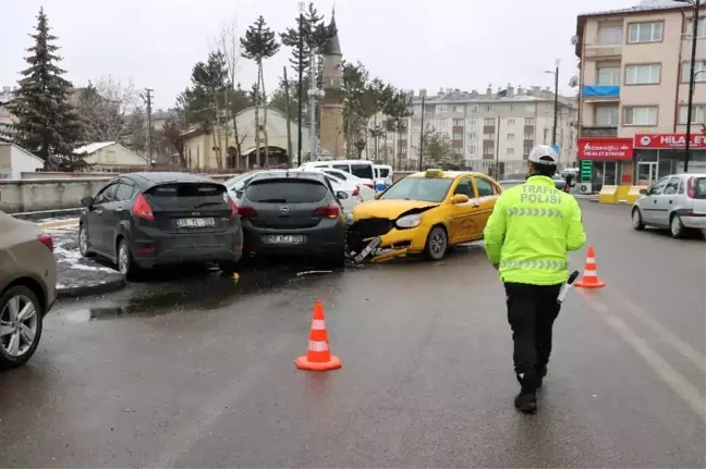 Son dakika: Sivas'ta trafik kazası: 1 yaralı