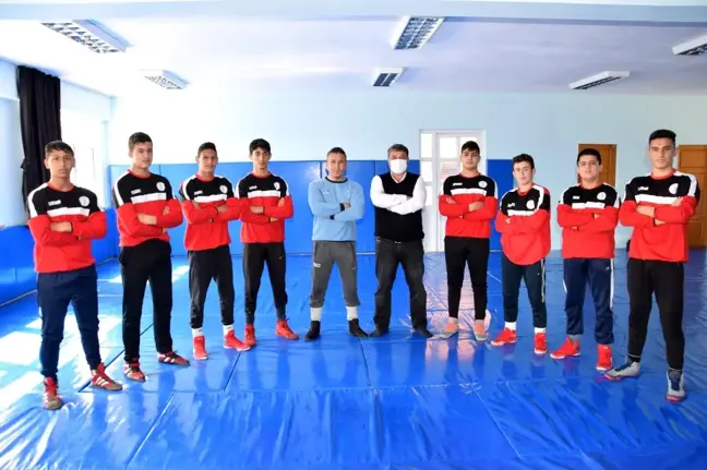 Güreş milli takımı seçmelerine Kumluca'dan 8 sporcu katılacak