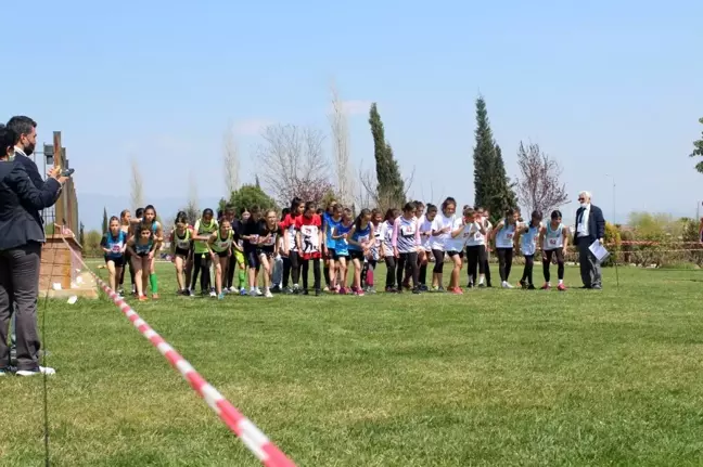 Salihli'de 246 atlet yarıştı