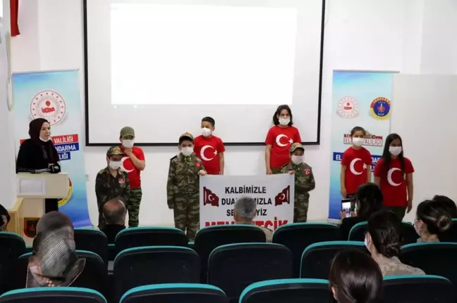 Son dakika haber! Öğrenciler, jandarmayı ziyaret edip şehitler anısına program yaptı