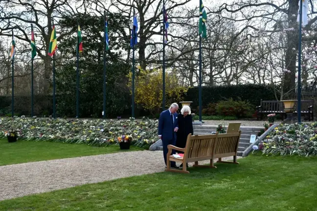 Son dakika haberi | Galler Prensi Charles ve Cornwall Düşesi Camilla, Prens Philip'in ölümünden sonra ilk kez görüntülendi