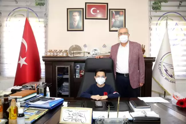 Çameli Belediye Başkanı Arslan koltuğunu çocuklara emanet etti