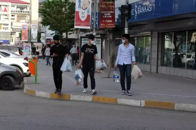 Iğdır'da vaka sayılarının düşmesi vatandaşları sevindirdi