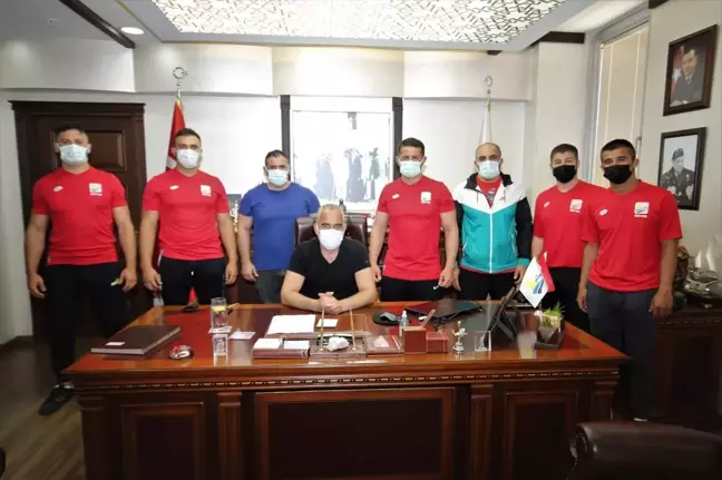 Başkan Yıldırım Güreşçileri Kumluca'ya uğurladı