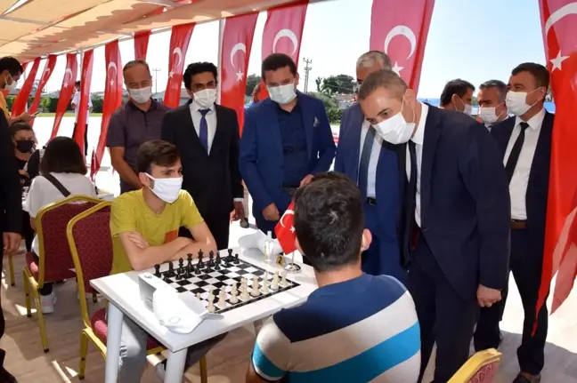 Kumluca'da satranç turnuvası başladı