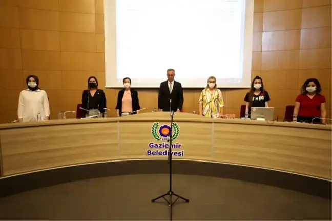Gaziemir Belediye Meclisi?Nde Atatürk?E Saygı Duruşu!