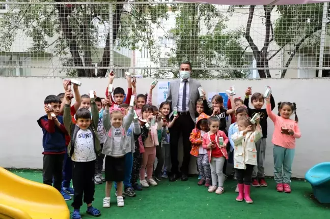 Dünya Süt Günü'nde çocuklar unutulmadı