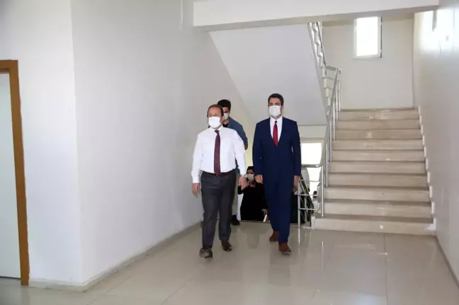 Vali Ali Hamza Pehlivan, İl Özel İdaresi Silopi Tır Parkı İşletmesini Ziyaret Etti