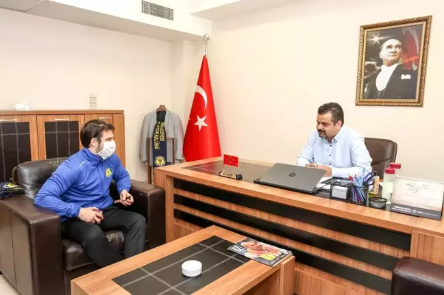 Kaybettiği antrenör babasının hayalleri için Özbekistan'da