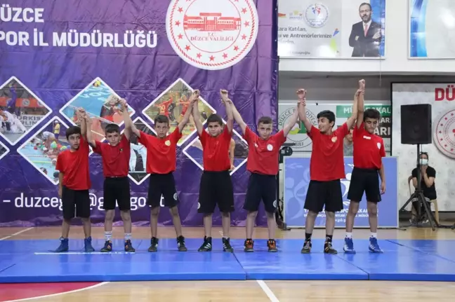 Düzce'de spor okulları açıldı