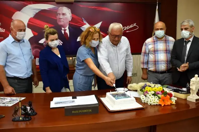 Kent Konseyi'nden Başkan Posbıyık'a pastalı sürpriz