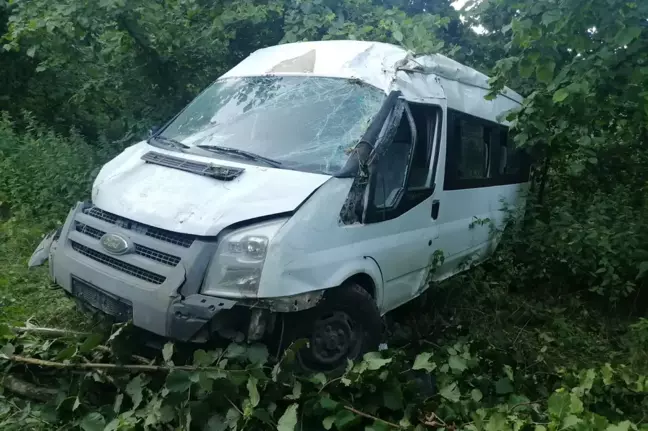 Son dakika haber... Ordu'da hastaneye giderken kaza yapan minibüs sürücüsü hayatını kaybetti