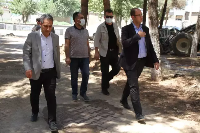 Kaymakam Türkmen, yapımı süren Millet Bahçesinde incelemelerde bulundu