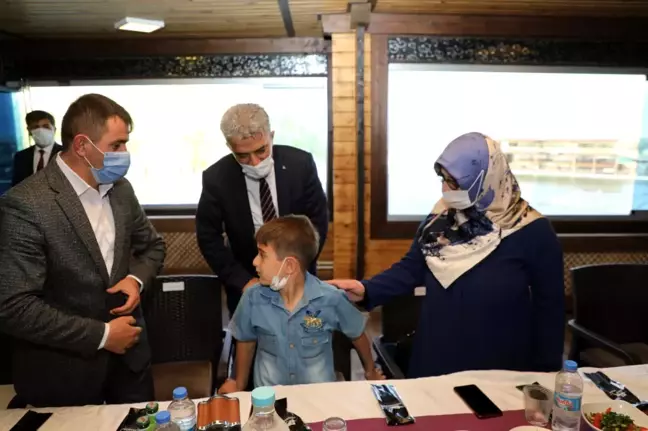 Sayın Valimiz, Şehitlerimizin Aileleri ve Gazilerimiz ile Yemek Programında Bir araya Geldi