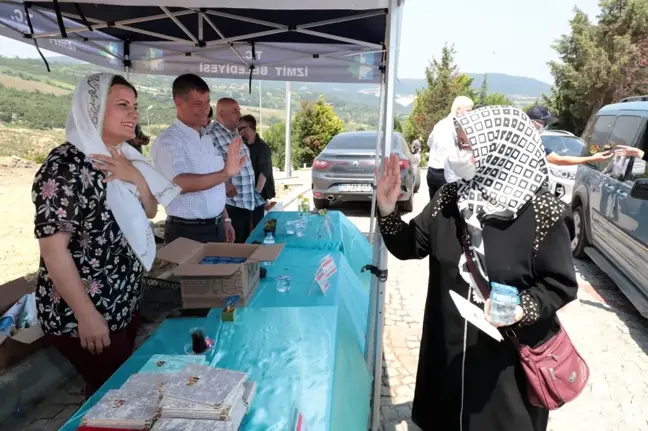 Başkan Hürriyet, vatandaşlara Yasin-i Şerif hediye etti