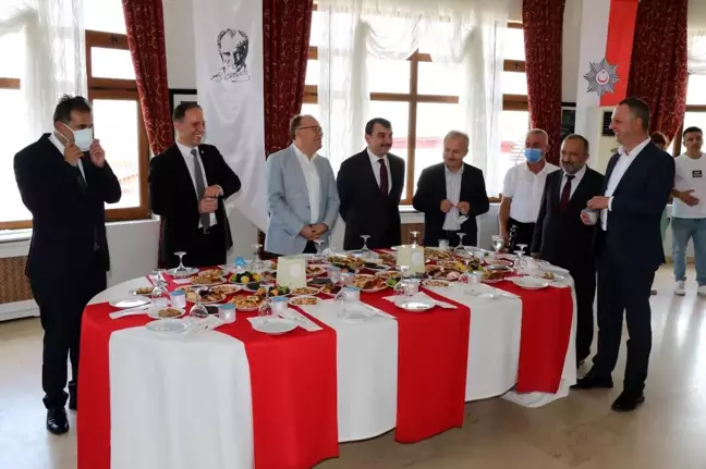 Zonguldak'ta protokol bayramlaştı