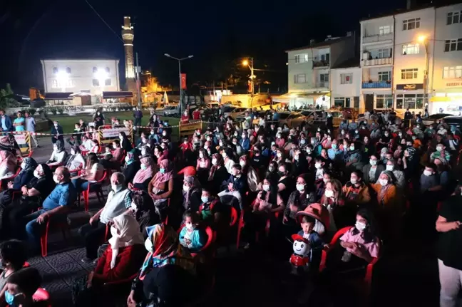 Açık hava sinema geceleri Seyitgazi ile başladı