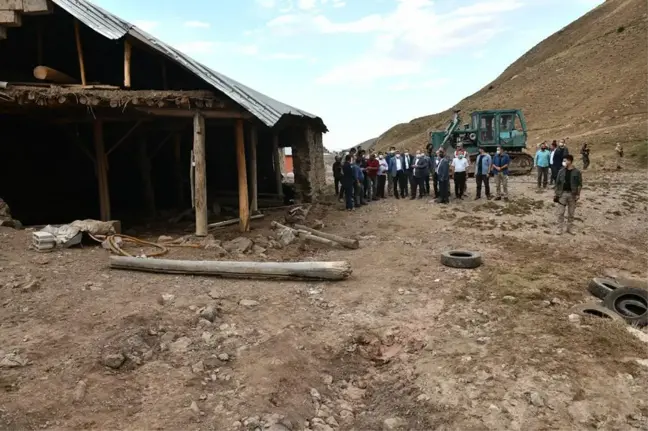 Van Valisi ve Belediye Başkanvekili Bilmez, sel bölgesine incelemelerde bulundu