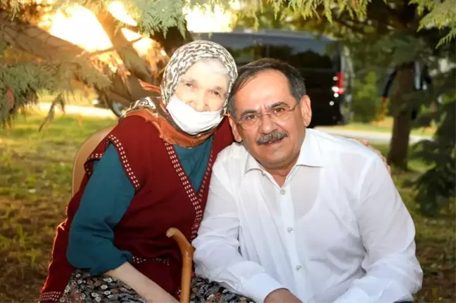 Başkan Demir, huzurevi sakinleri ile sebze topladı, bocce oynadı