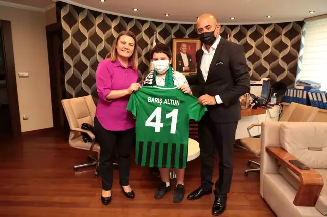 Minik Barış'tan Hürriyet'e teşekkür